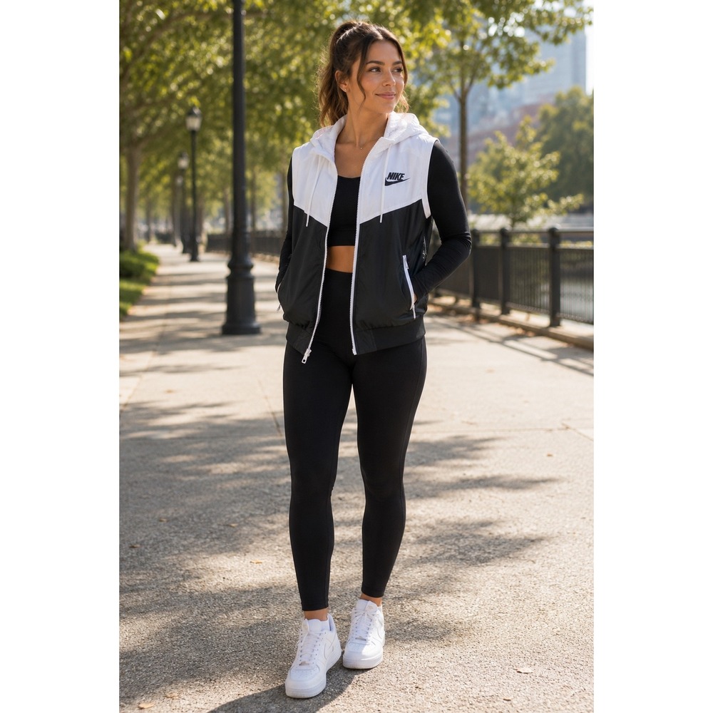 Nike Windrunner Vest Women Large Black White Hooded Full Zip 617838-014 Sporty